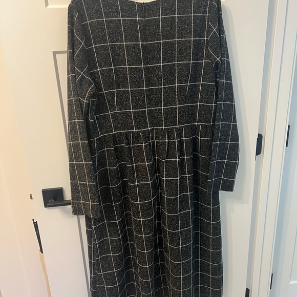 Roolee Dress- Size XL - Picture 5 of 6